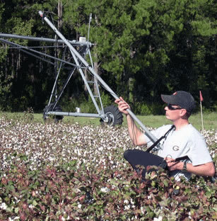 Dr. Glen Ritchie collecting reflectance data with PS-100